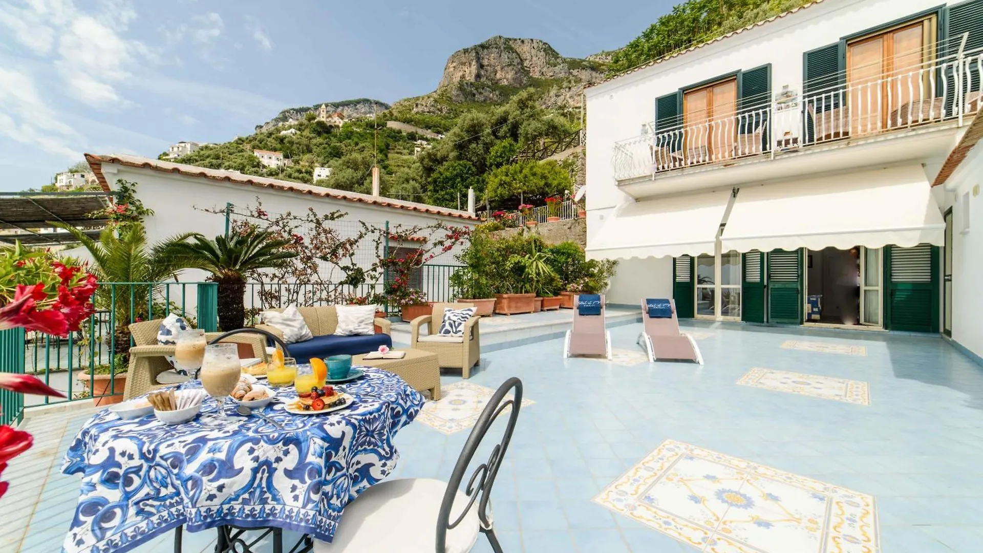 Hotel Il Nido Amalfi 3*,  Italy