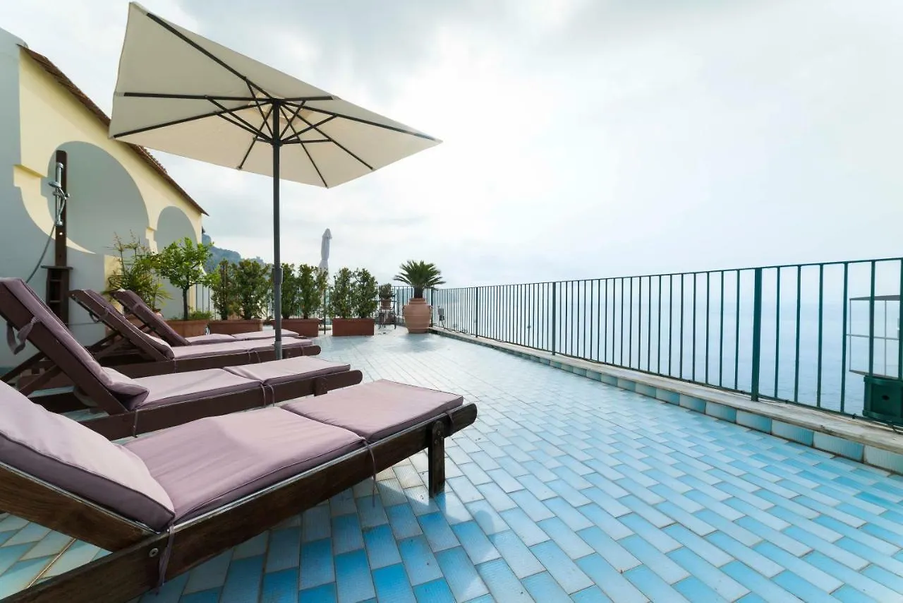 Hotel Il Nido Amalfi 3*,