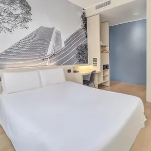 *** Otel Cenisio Garibaldi İtalya
