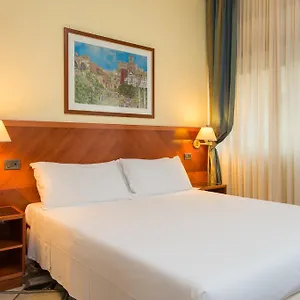 *** Otel Giotto İtalya