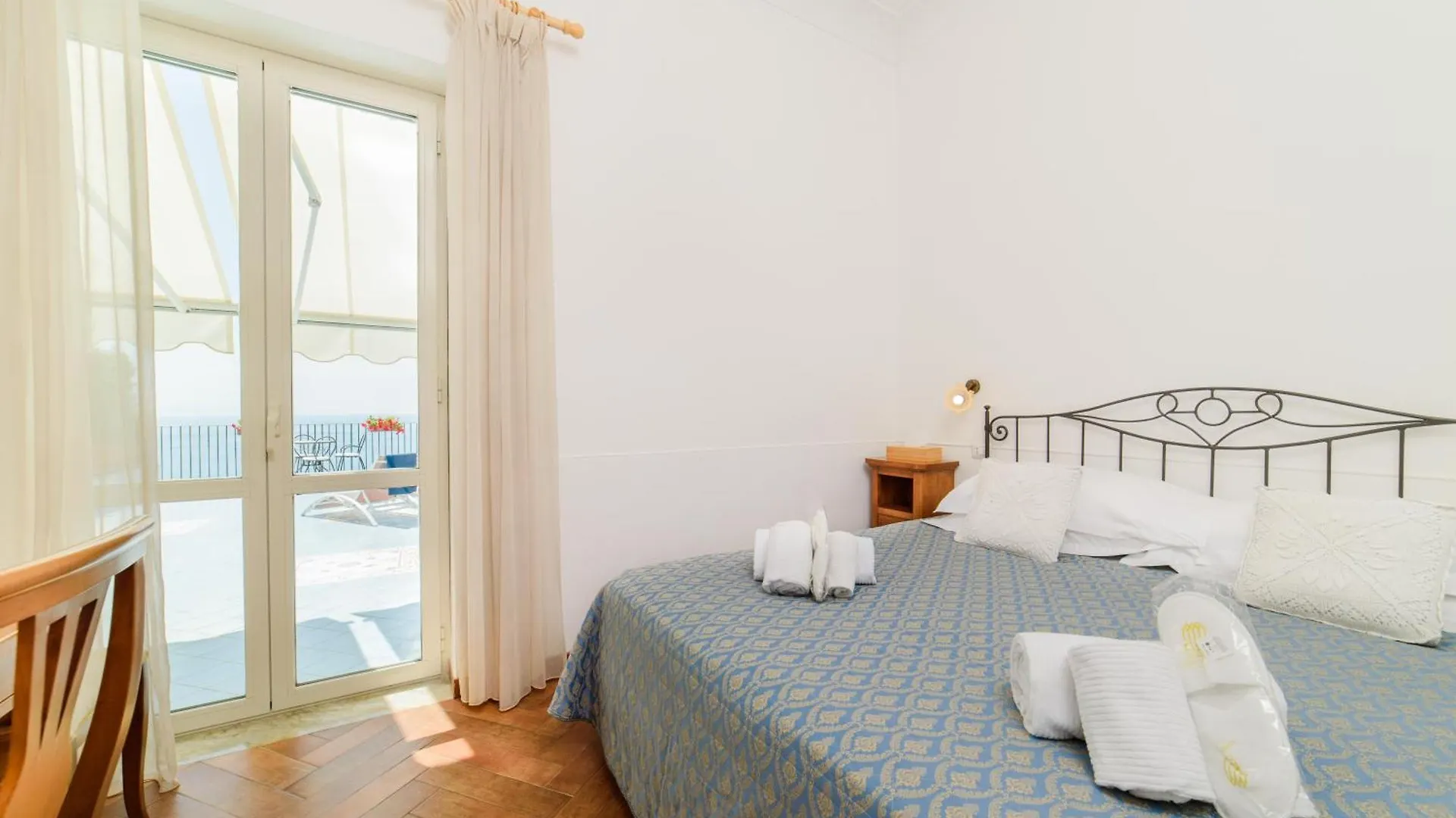 Hotel Il Nido Amalfi 3*,